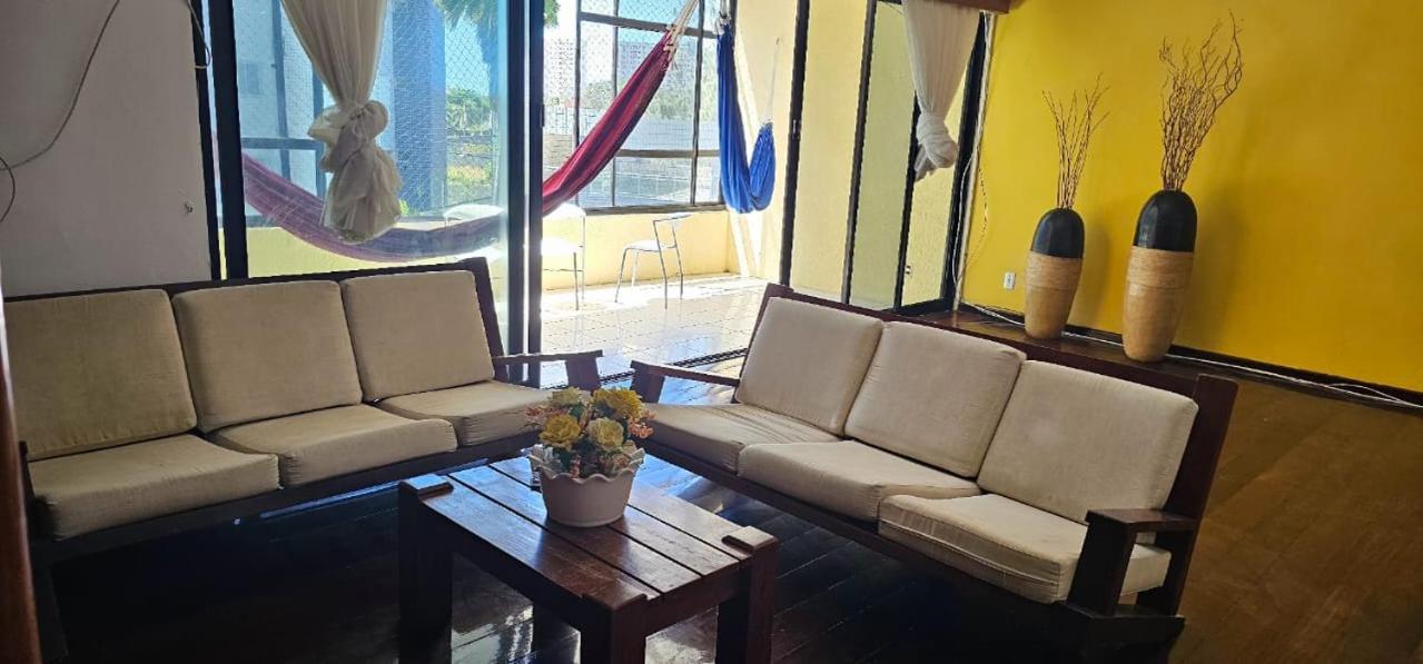 Apto Espaçoso, Portaria Com Segurança 24 Horas, 2 Vagas De Estacionamento Coberto, Piscina Adulto E Infantil, 2 Quadras Da Praia, Próximo Ao Crocobeach E Chico Do Caranguejo, Upa, Supermercado E Shopping Rio Mar * Fortaleza (Ceara)