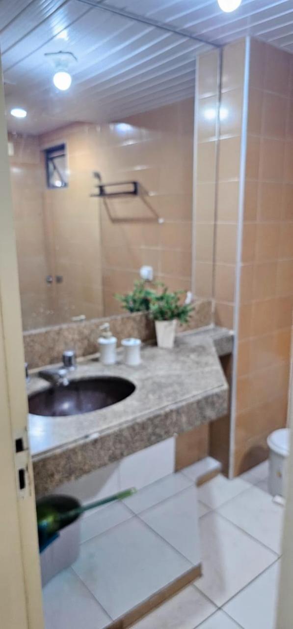 Apto Espaçoso, Portaria Com Segurança 24 Horas, 2 Vagas De Estacionamento Coberto, Piscina Adulto E Infantil, 2 Quadras Da Praia, Próximo Ao Crocobeach E Chico Do Caranguejo, Upa, Supermercado E Shopping Rio Mar Fortaleza (Ceara)